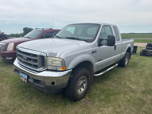 Image of Ford F-250 equipment image 1
