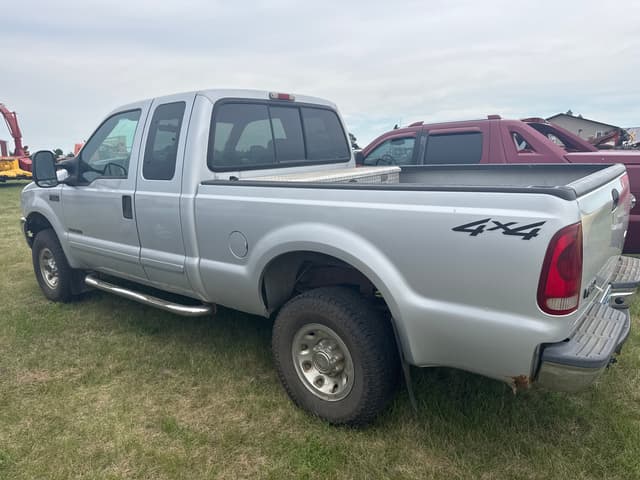 Image of Ford F-250 equipment image 2