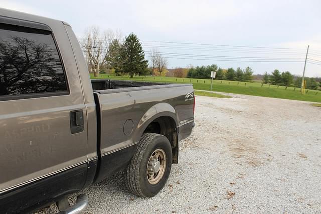 Image of Ford F-250 equipment image 2