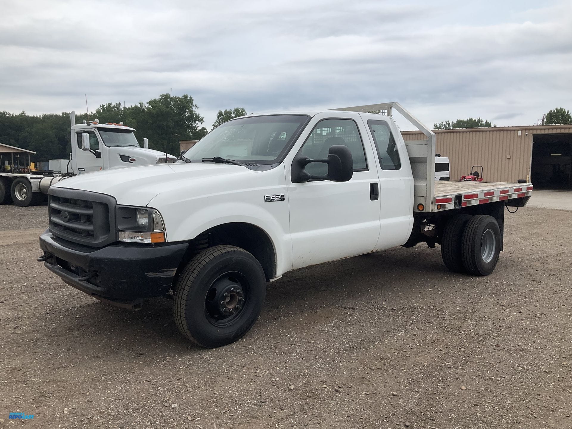 2002 Ford F-250 Equipment Image0