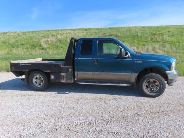 Image of Ford F-250 equipment image 4