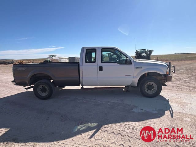 Image of Ford F-250 equipment image 3
