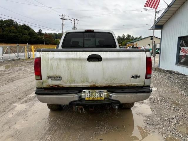 Image of Ford F-250 equipment image 3