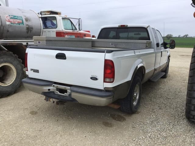 Image of Ford F-250 equipment image 2