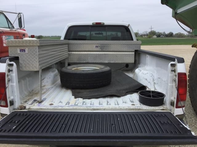 Image of Ford F-250 equipment image 4