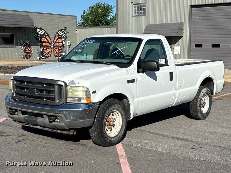 2002 Ford F-250 Equipment Image0
