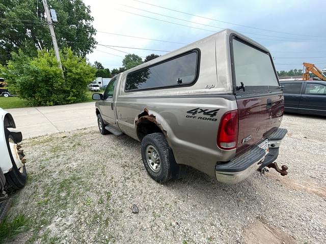 Image of Ford F-250 equipment image 2