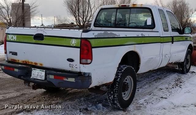 Image of Ford F-250 equipment image 4