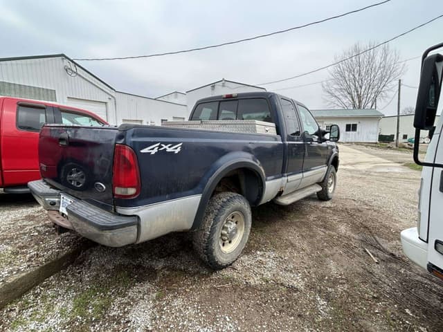 Image of Ford F-250 equipment image 4
