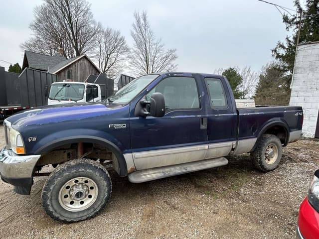 Image of Ford F-250 equipment image 1