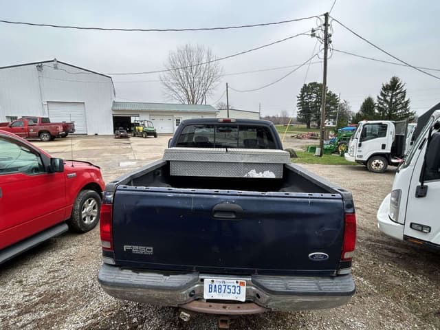 Image of Ford F-250 equipment image 3