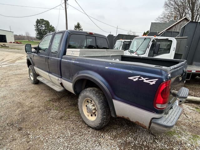 Image of Ford F-250 equipment image 2