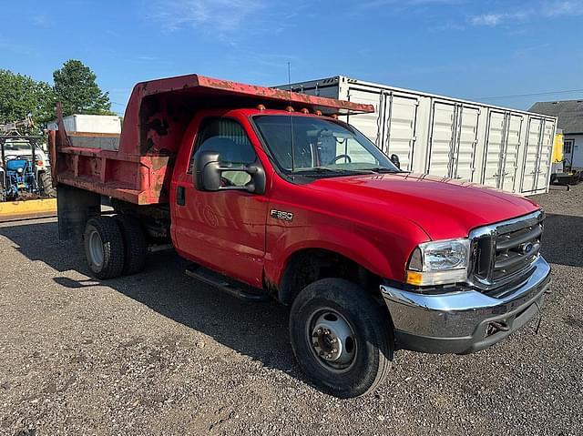 Image of Ford F-350 equipment image 2