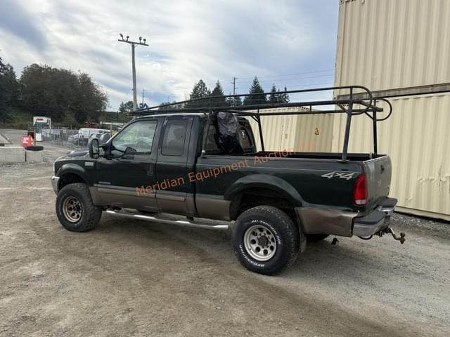 Image of Ford F-350 equipment image 3