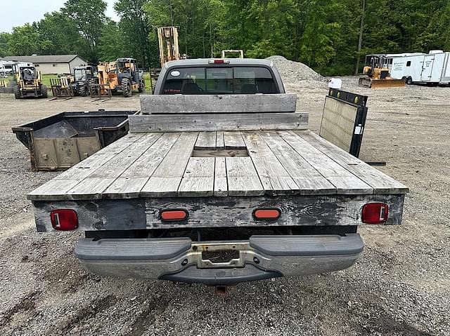 Image of Ford F-350 equipment image 4