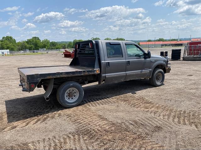 Image of Ford F-350 equipment image 4