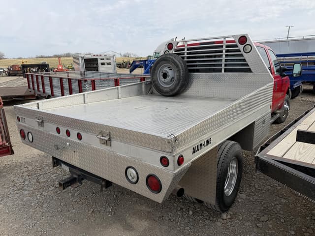 Image of Ford F-350 equipment image 3