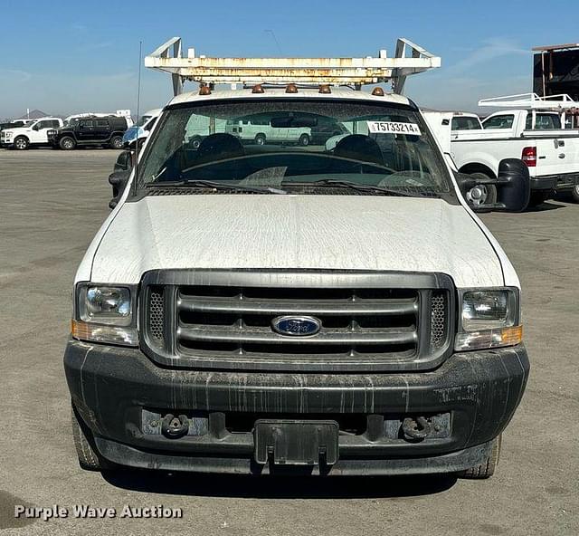 Image of Ford F-350 equipment image 1