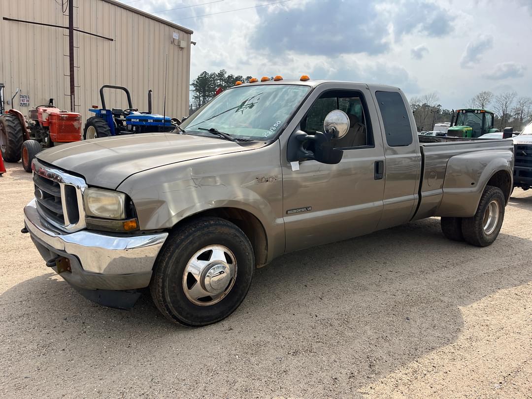 Image of Ford F-350 Primary image