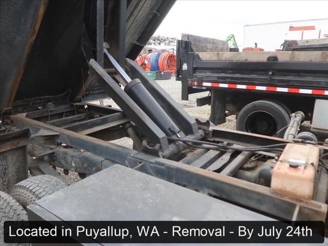 Image of Ford F-350 equipment image 4
