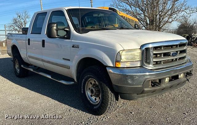 Image of Ford F-350 equipment image 2