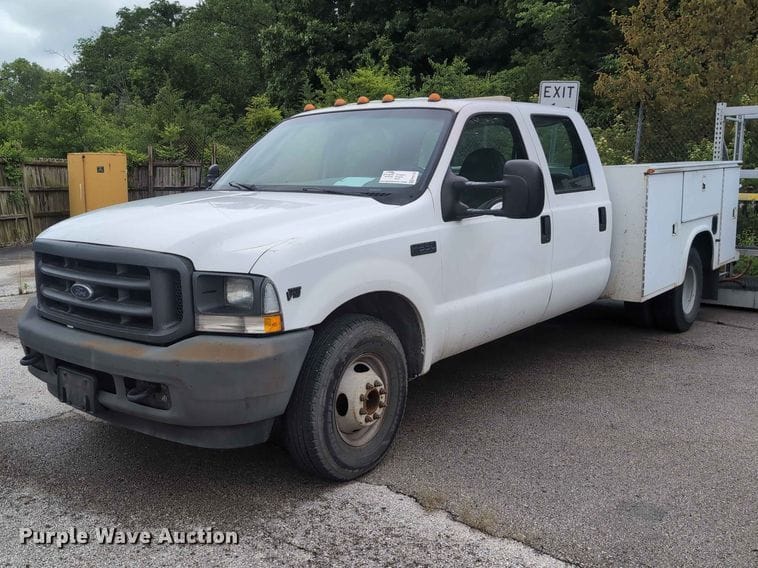 2002 Ford F-350 Equipment Image0