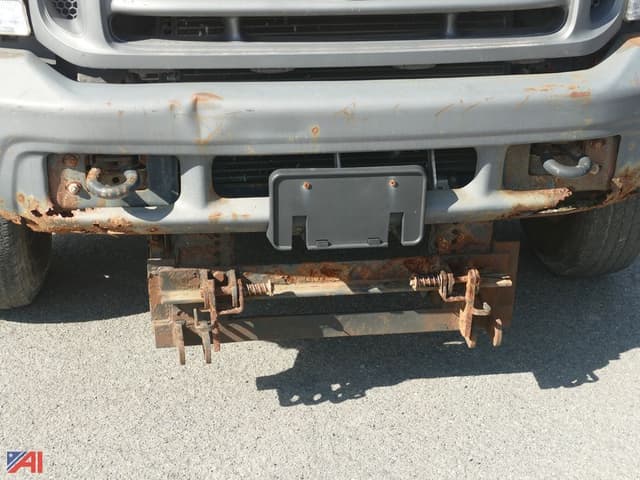 Image of Ford F-350 equipment image 4