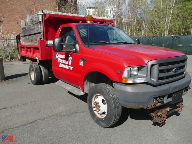 Image of Ford F-350 equipment image 2
