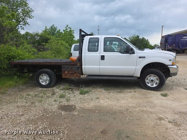 Image of Ford F-350 equipment image 3