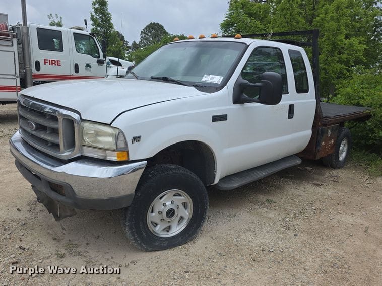 2002 Ford F-350 Equipment Image0