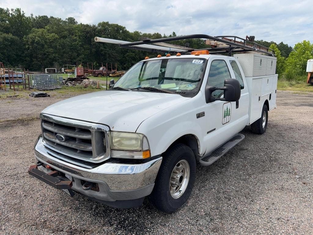 2002 Ford F-350 Equipment Image0