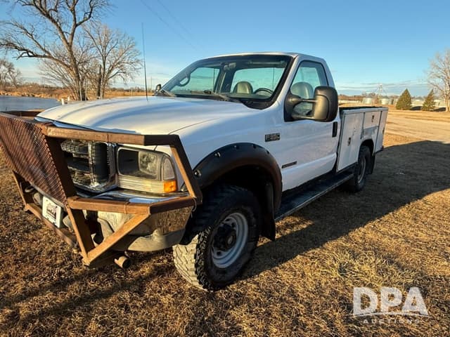 Image of Ford F-350 equipment image 1