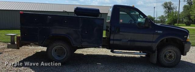 Image of Ford F-350 equipment image 3