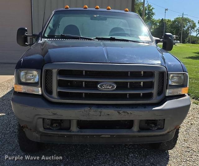 Image of Ford F-350 equipment image 1