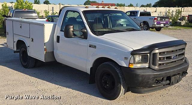Image of Ford F-350 equipment image 2