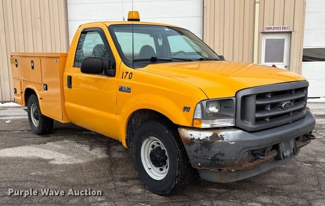 Image of Ford F-350 equipment image 2