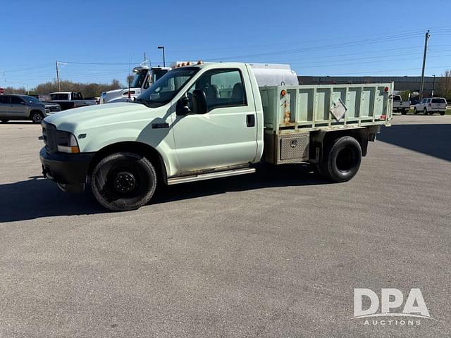 Image of Ford F-350 equipment image 1