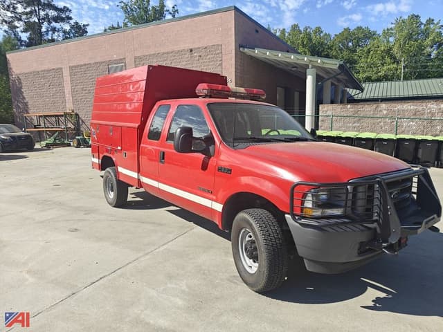 Image of Ford F-350 equipment image 3