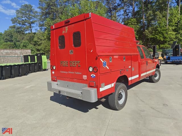 Image of Ford F-350 equipment image 2