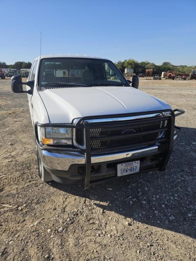 Image of Ford F-350 equipment image 2