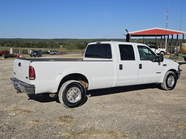 Image of Ford F-350 equipment image 4