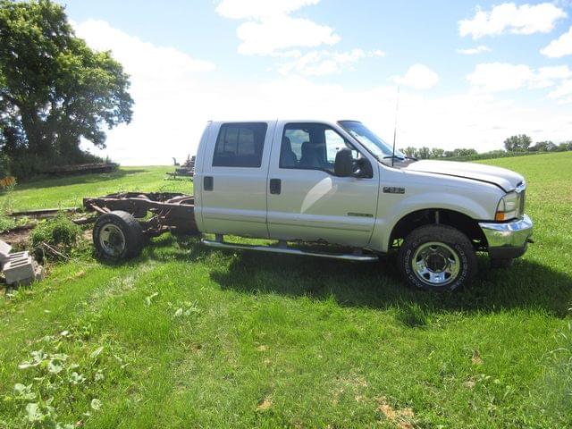 Image of Ford F-350 equipment image 3