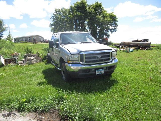 Image of Ford F-350 equipment image 2