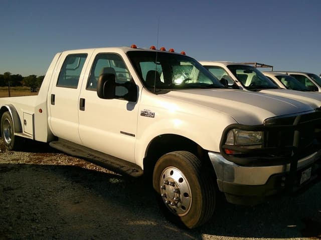 Image of Ford F-450 equipment image 4