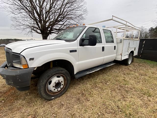 Image of Ford F-450 equipment image 4