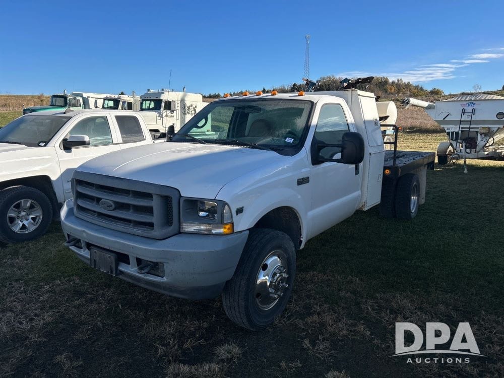 2002 Ford F-450 Equipment Image0