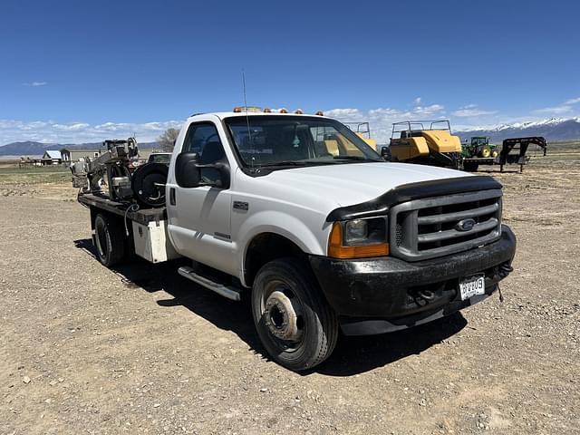 Image of Ford F-450 equipment image 2