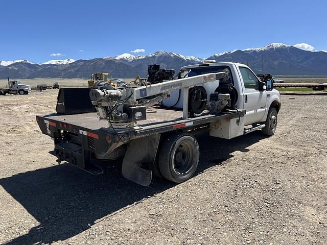 Image of Ford F-450 equipment image 4