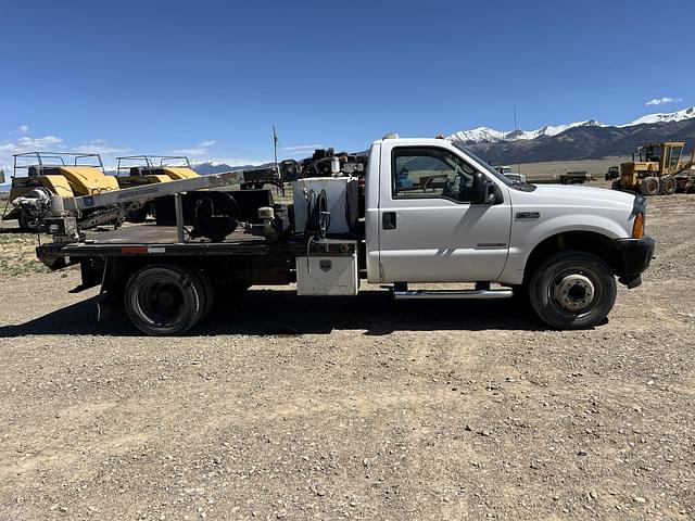 Image of Ford F-450 equipment image 3