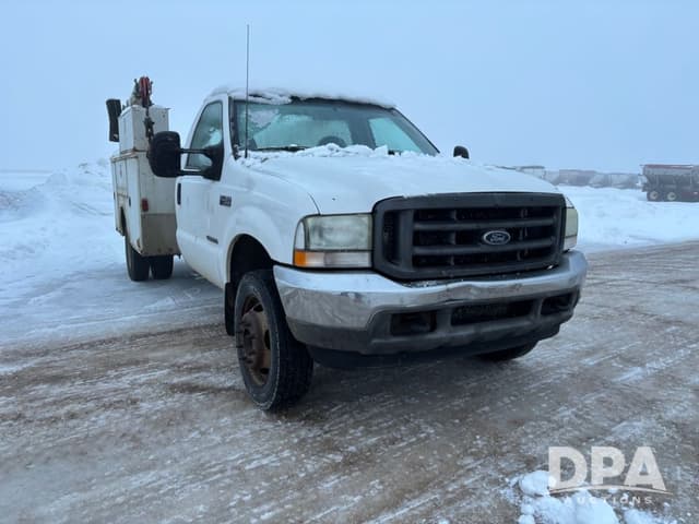 Image of Ford F-450 equipment image 3